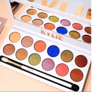Kylie Cosmetics Royal Peach Palette
